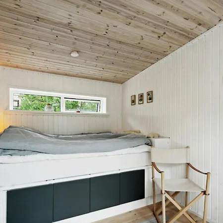 Hébergement de vacances Near Nature And Attractions On Helgenaes