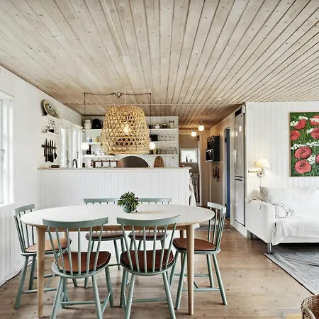 Near Nature And Attractions On Helgenaes Hébergement de vacances