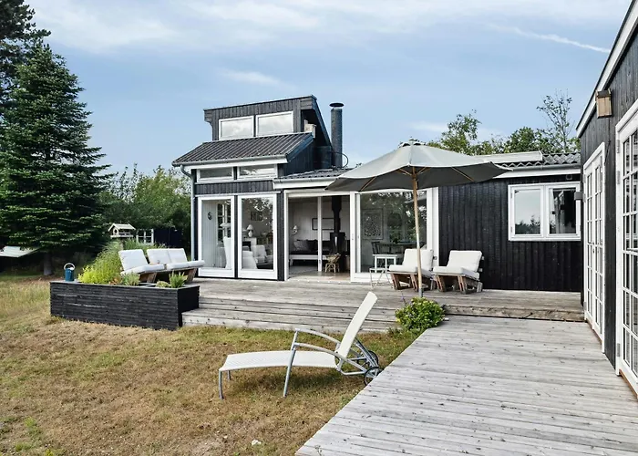 Near Nature And Attractions On Helgenaes * Knebel